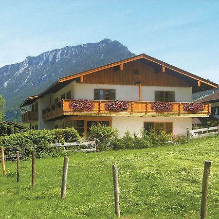 Erlengrund 1 *